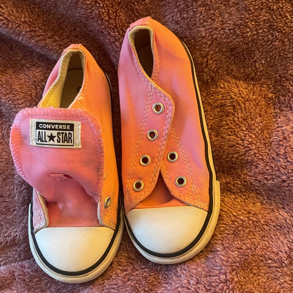 Converse Pink- size 9  Sneakers Classic Canvas Design